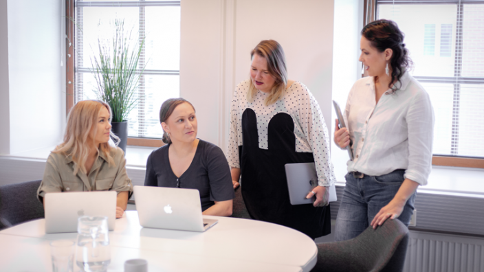 Die Expertinnen für Marketing-Automatisierung von Liana arbeiten zusammen