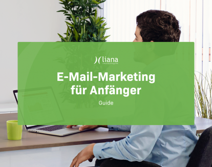 Mann der E-Mail-Marketing Guide nutzt