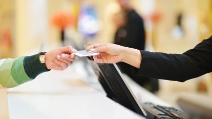 Warum werden Warenkörbe verlassen und wie kann der Kunde reaktiviert werden?